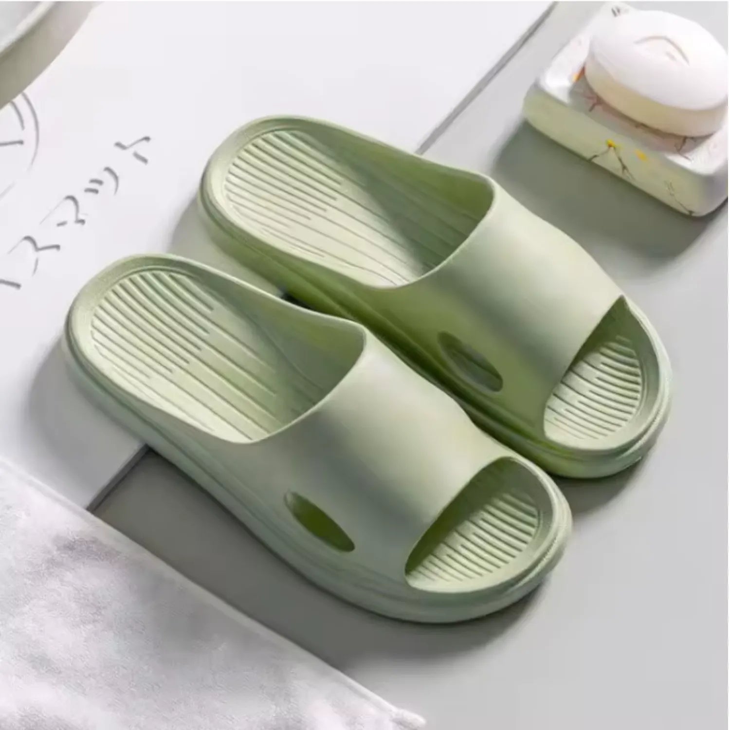Chinelo verde silencioso unissex flexível macio confort moda