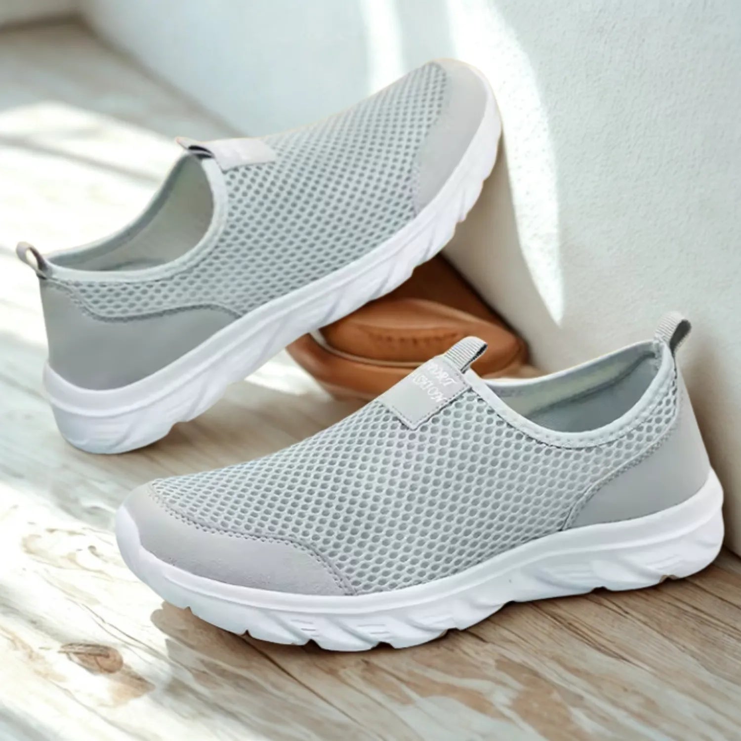 tenis cinza claro masculino e confort