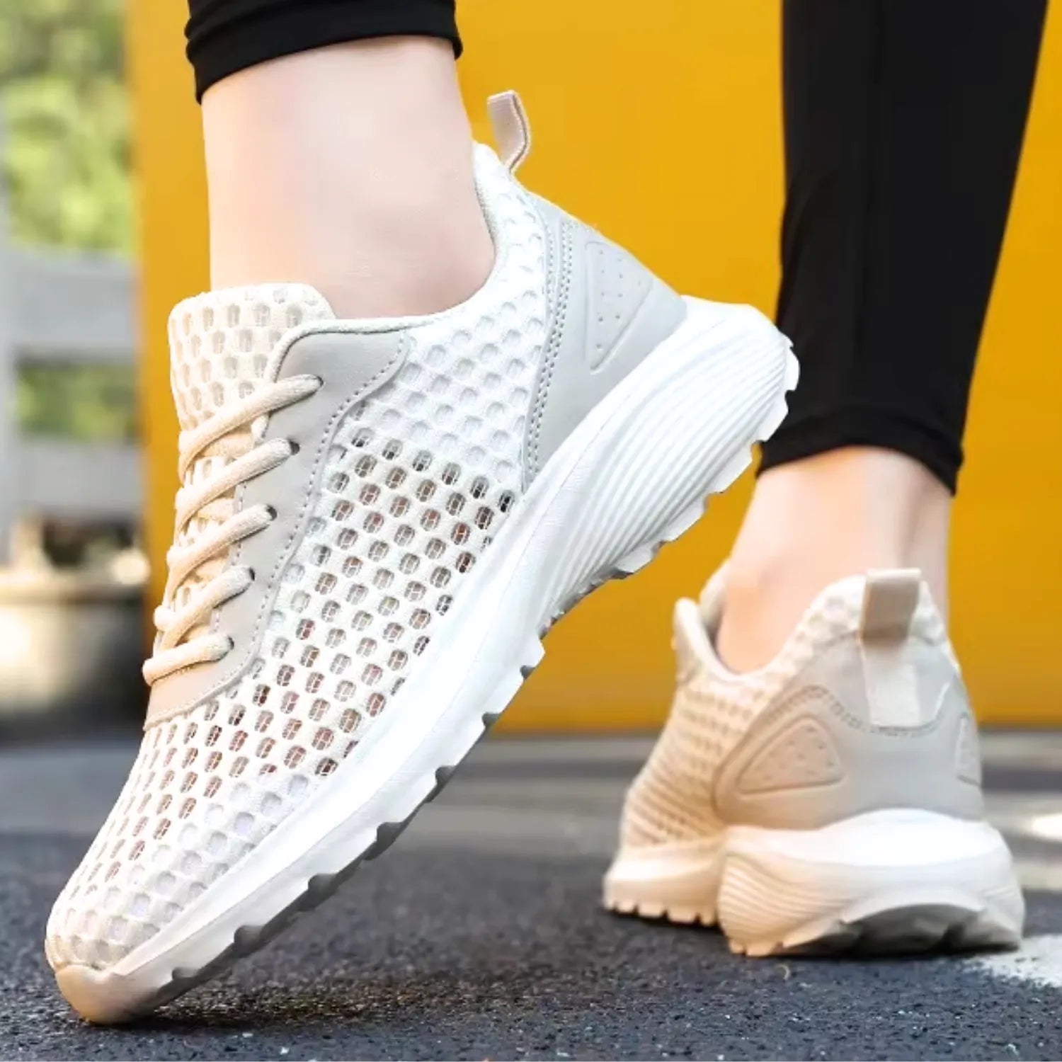 tênis feminino bege creme e de malha presença antiderrapante