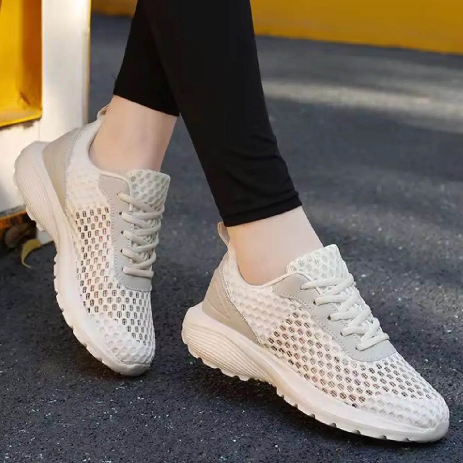 tênis feminino bege creme malha beleza e presença