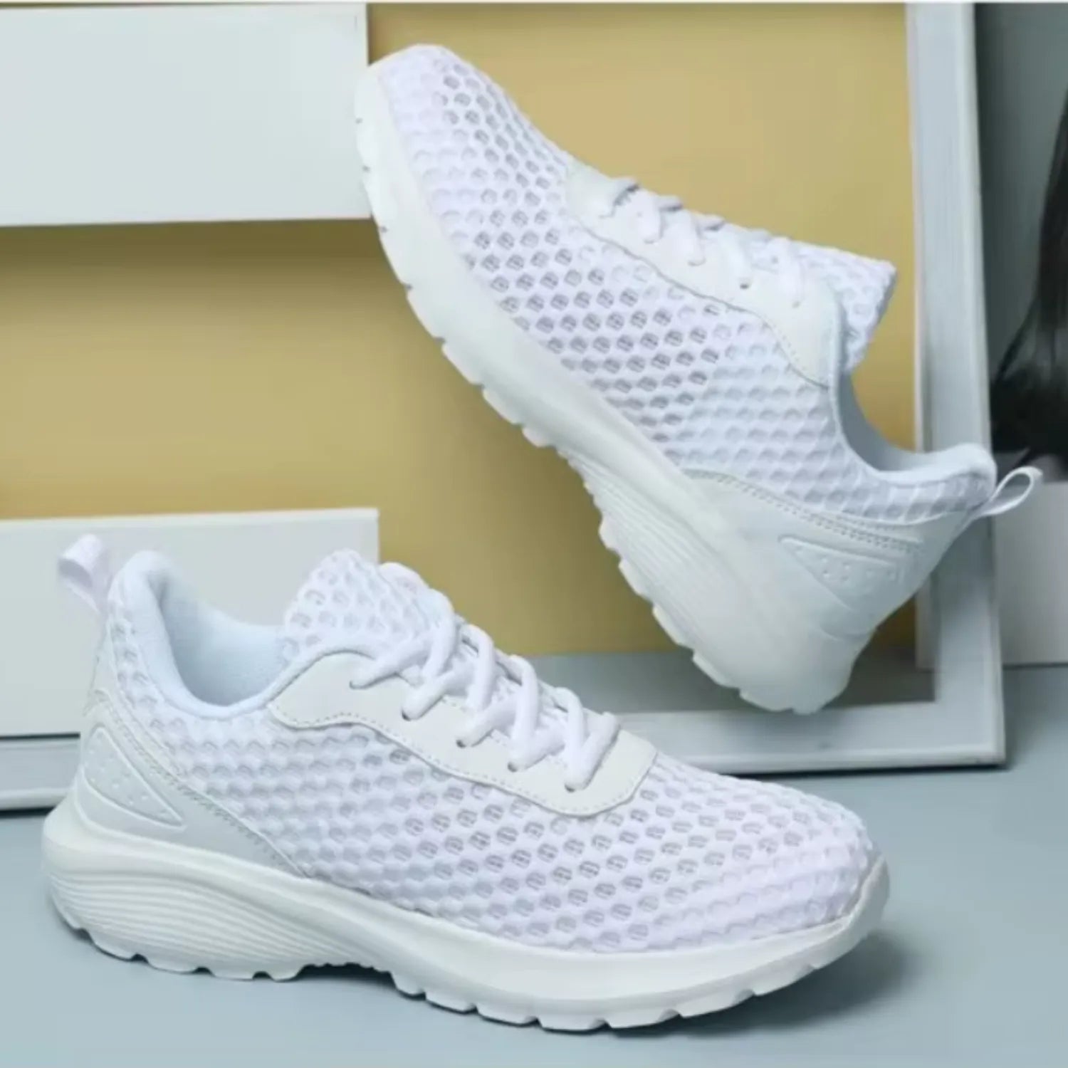 tênis feminino branco de malha beleza presença