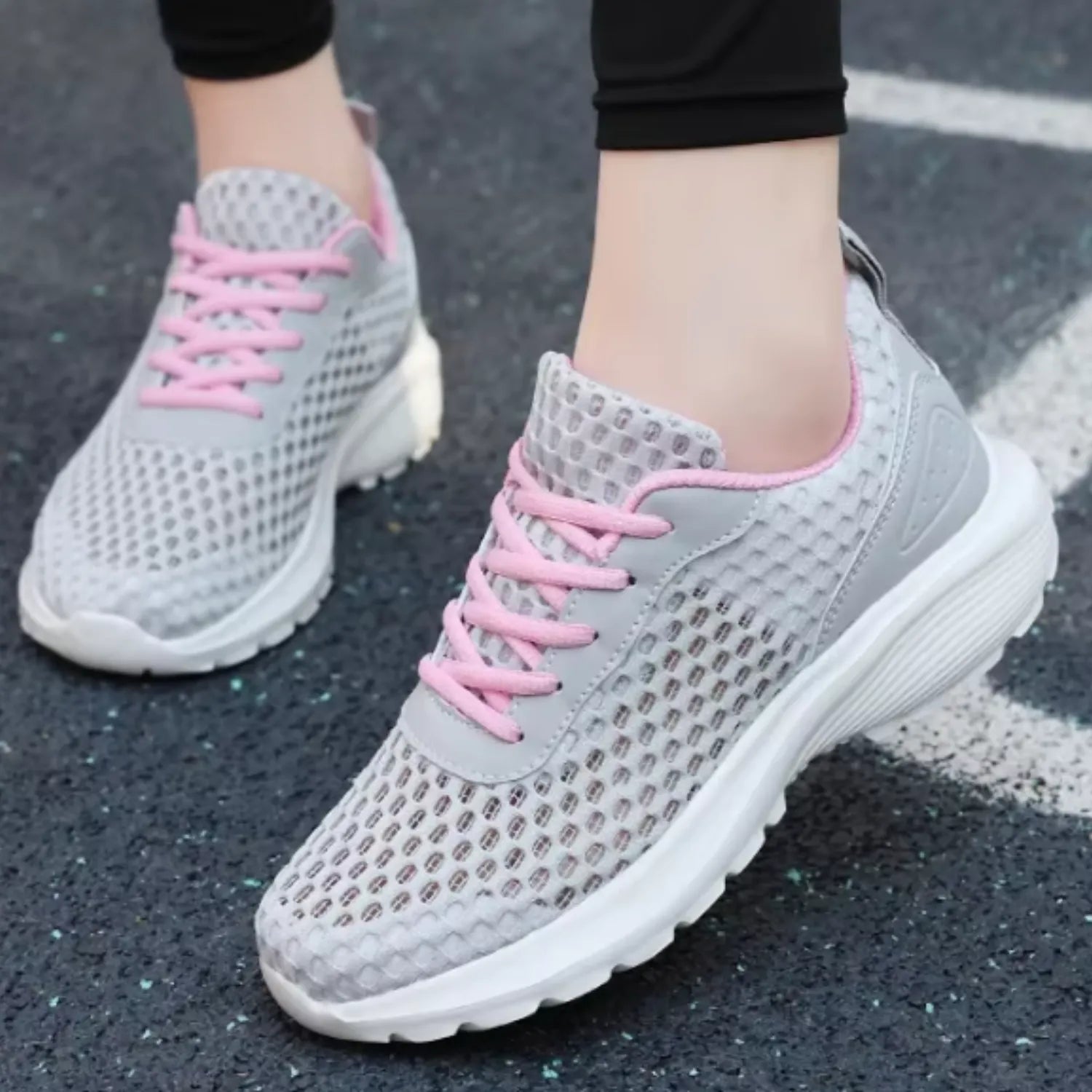 tênis feminino cinza e rosa malha beleza presença