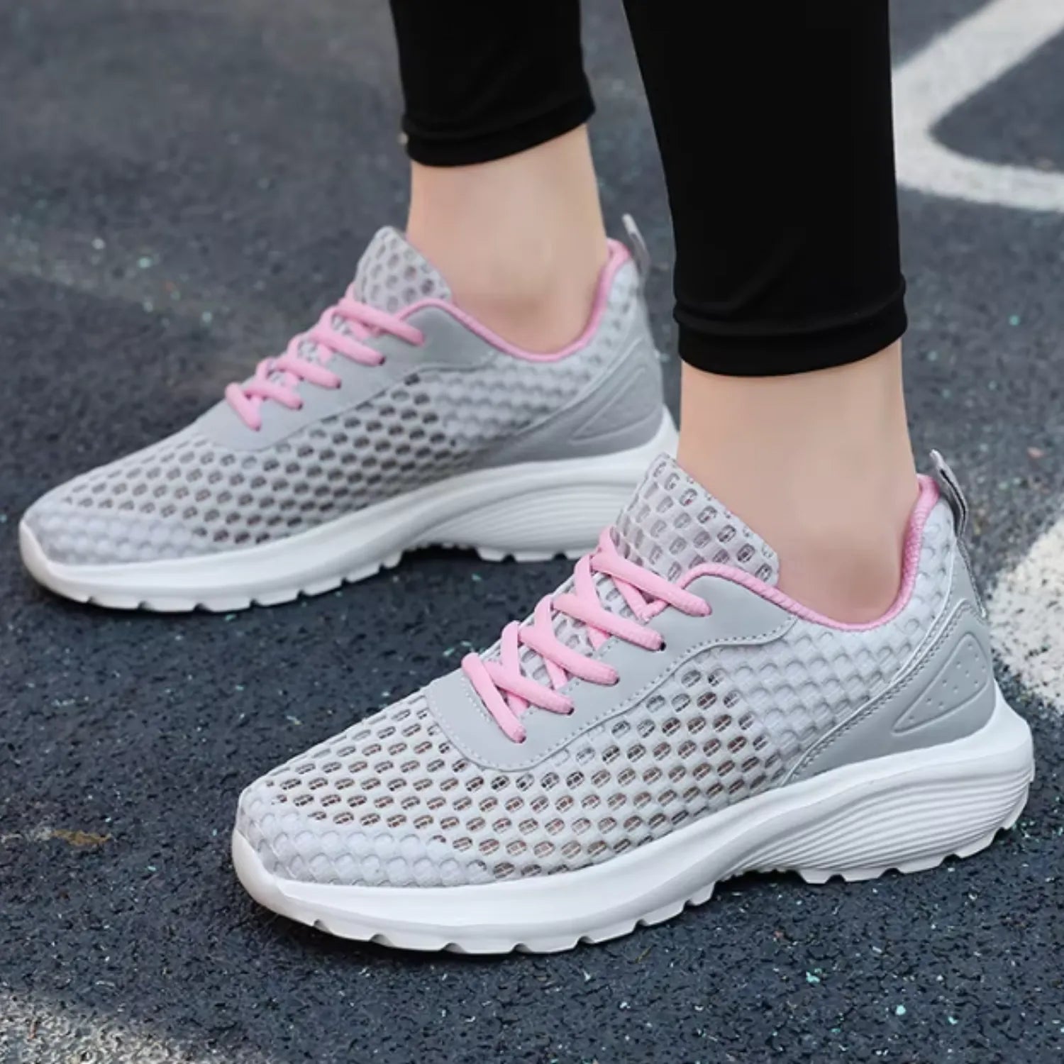 tênis feminino cinza rosa malha frescor ventilação antiderrapante