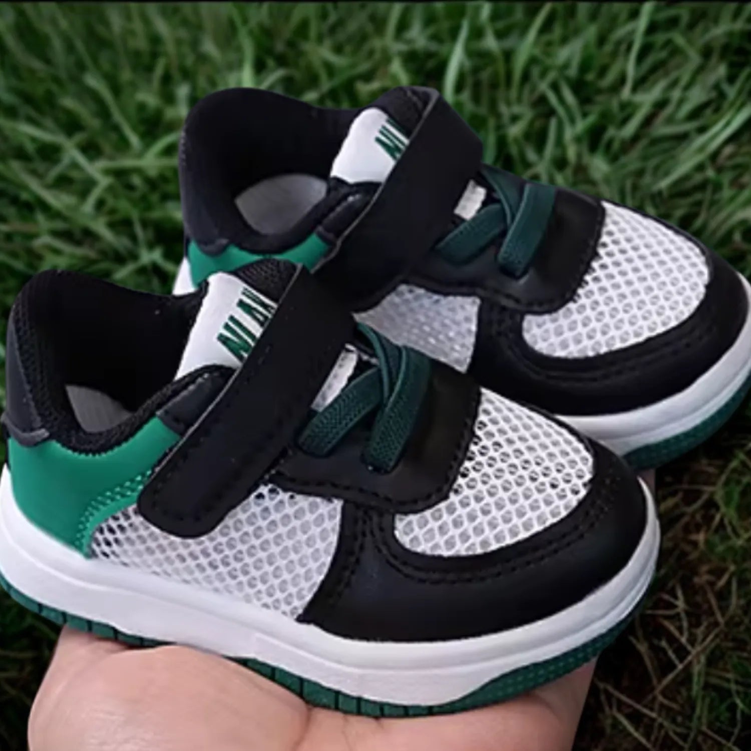 tenis infantil verde antiderrapante