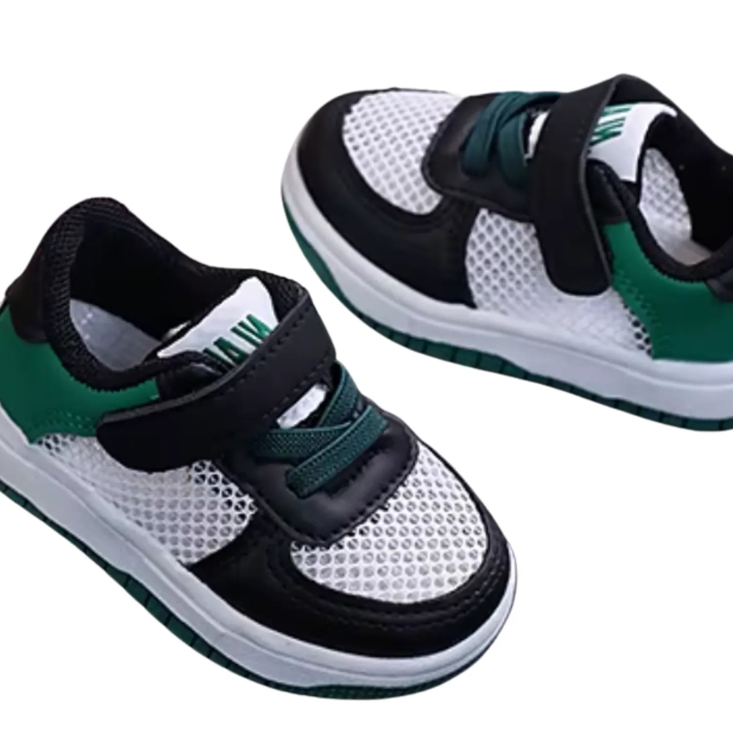 tenis infantil verde e antiderrapante