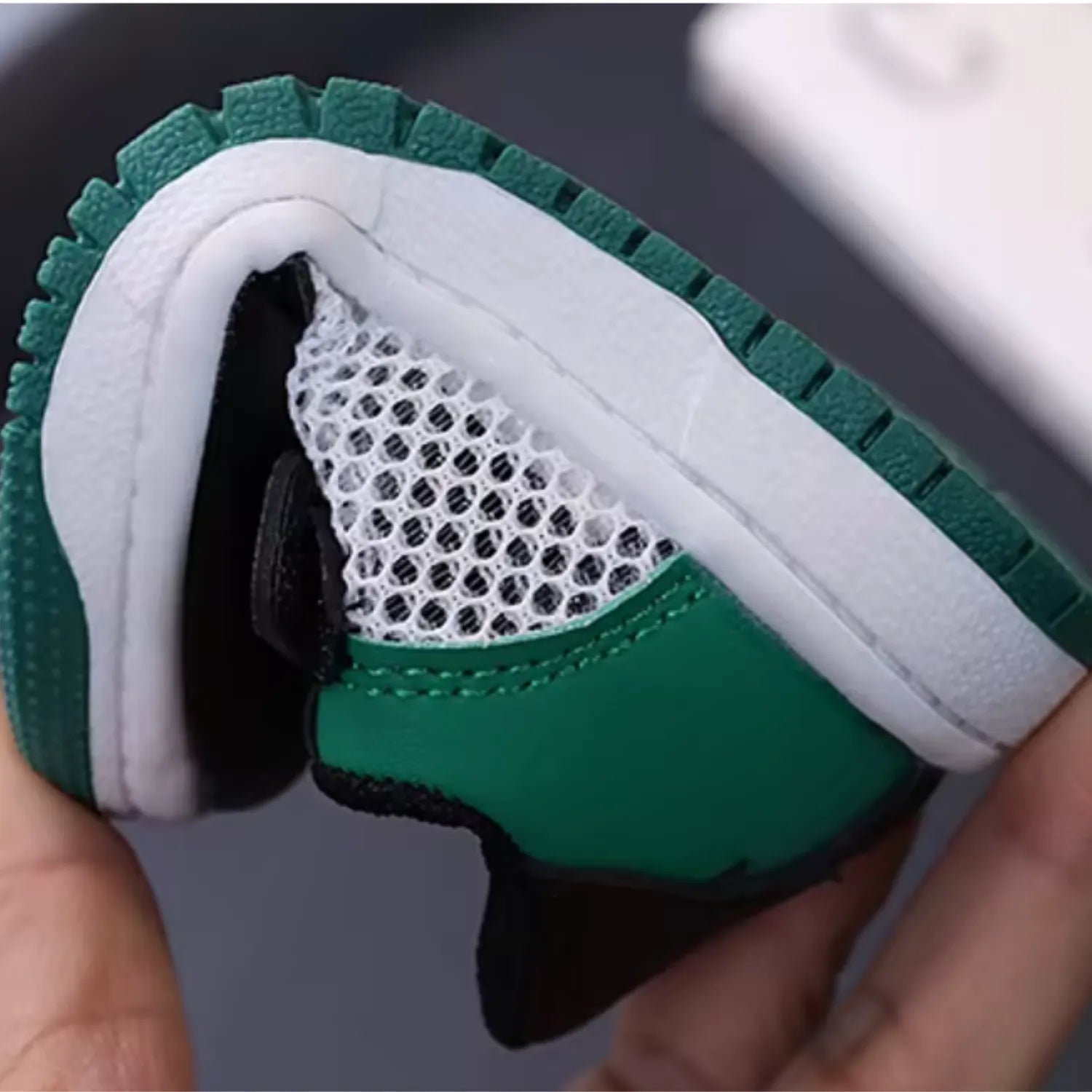 tenis infantil verde flexivel