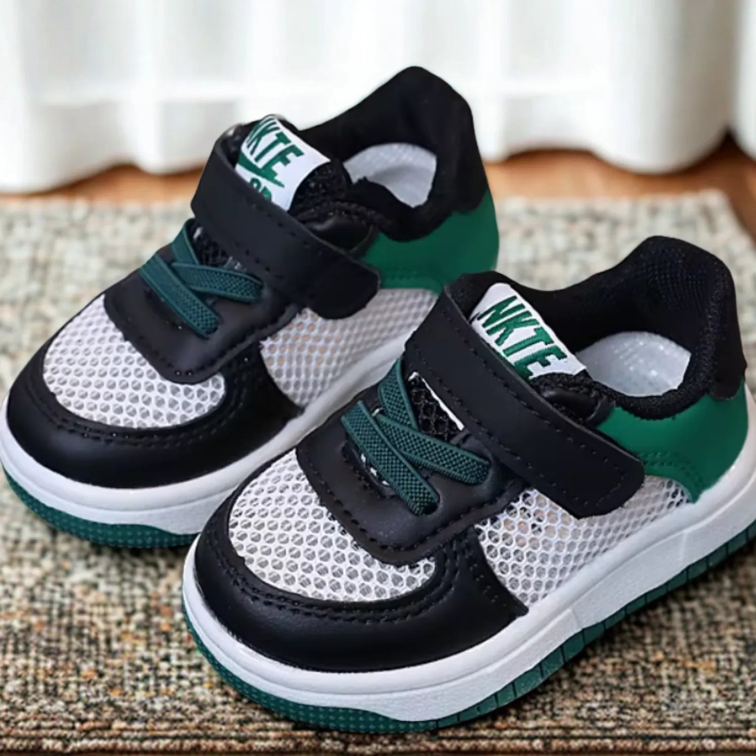 tenis infantil verde gracioso