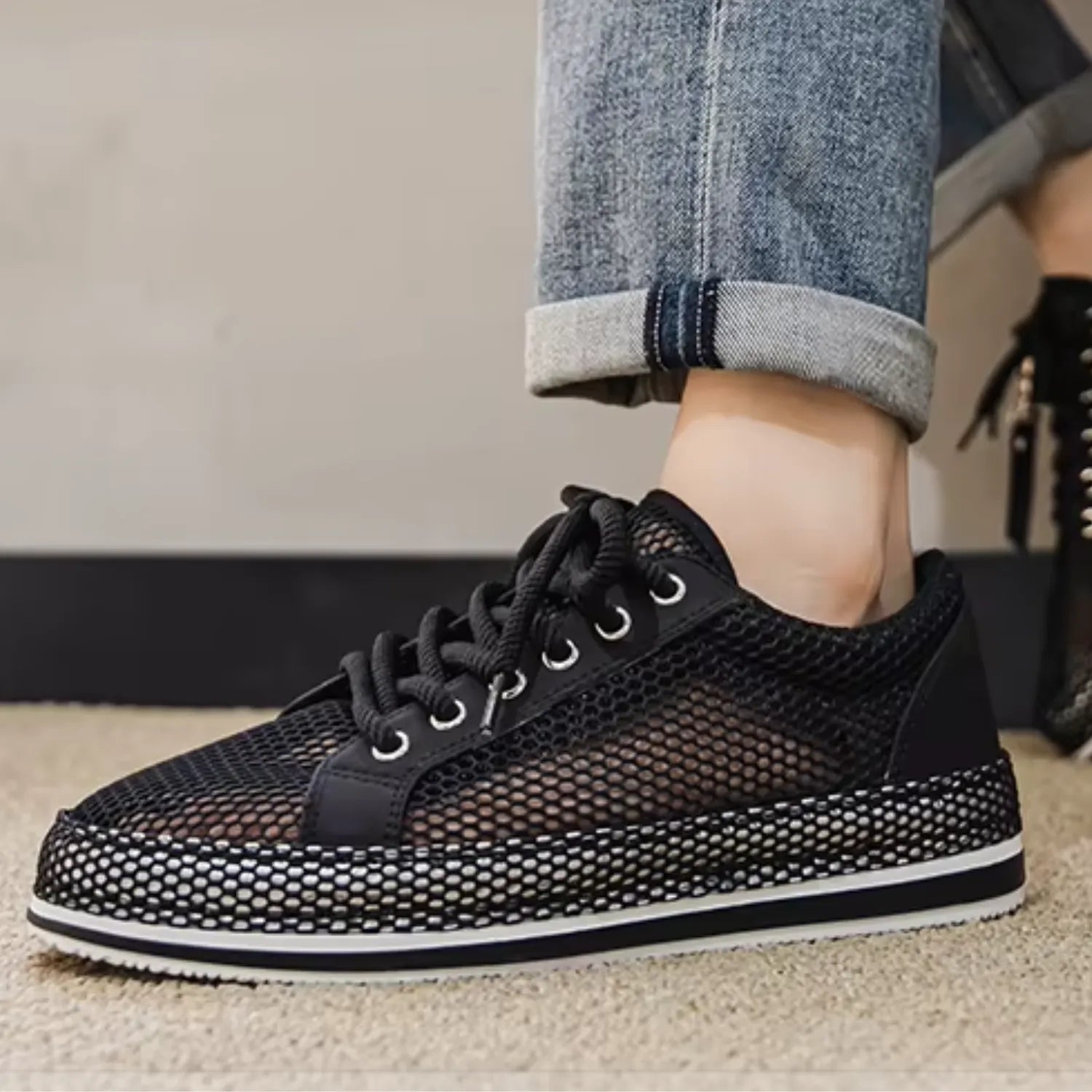 tênis masculino preto de malha respirável confort