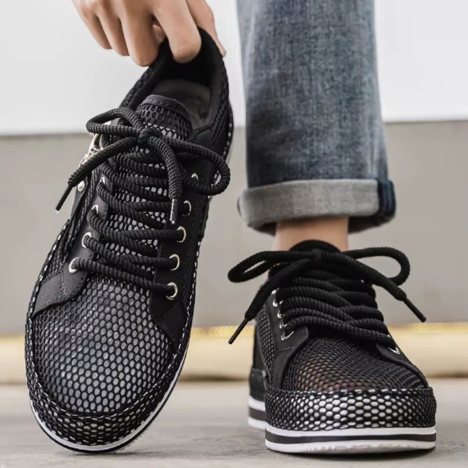 tênis masculino preto respirável com cadarço