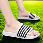 Chinelo branco massageador e confort verão