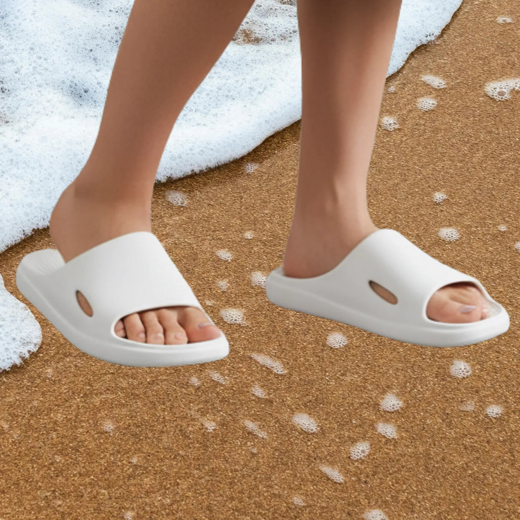 Chinelo branco silencioso unissex confort lazer e praia