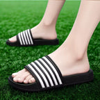 Chinelo preto massageador e confort verão