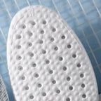 As palmilhas possuem textura para ventilação e o sistema de amortecimento no calcanhar.