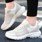 tênis feminino bege creme e de malha frescor presença