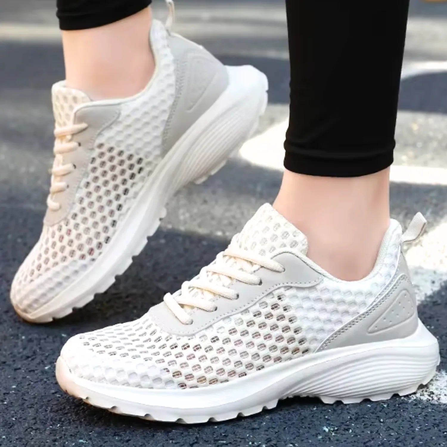 tênis feminino bege creme e de malha frescor presença