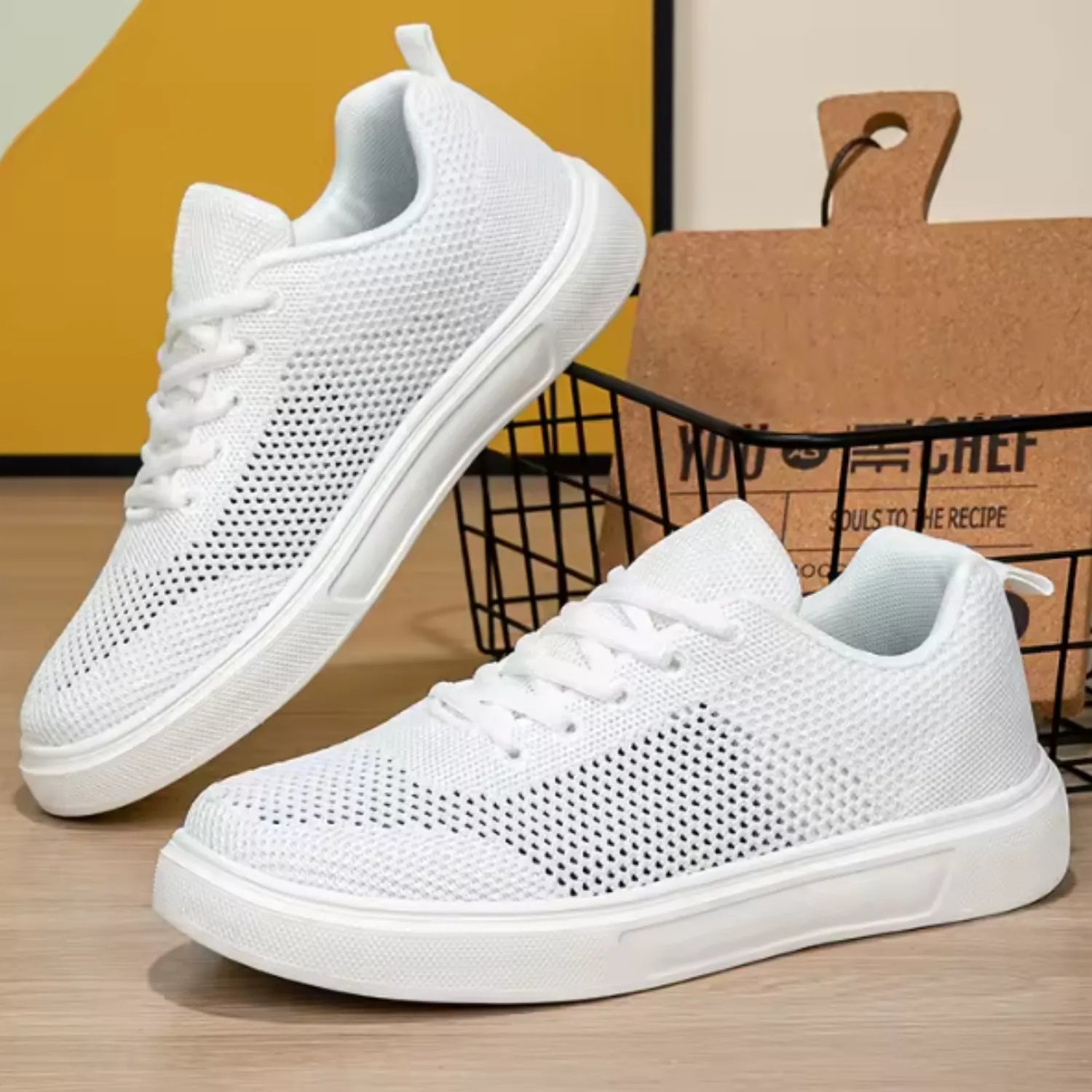 tênis feminino branco de malha e presença