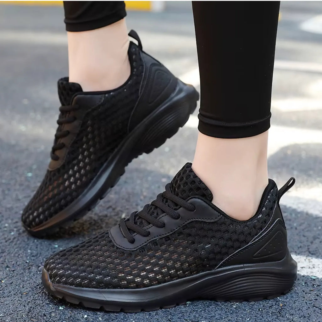 tênis preto feminino de malha antiderrapante presença