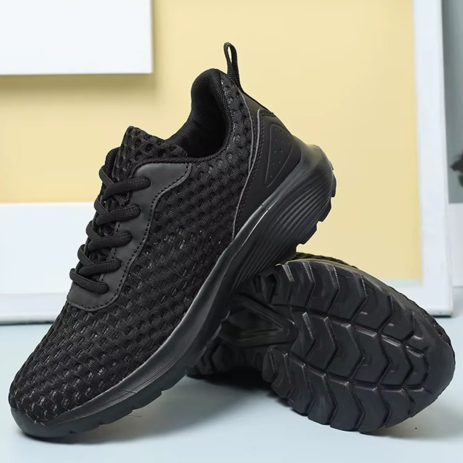 tênis preto feminino de malha bonito presença