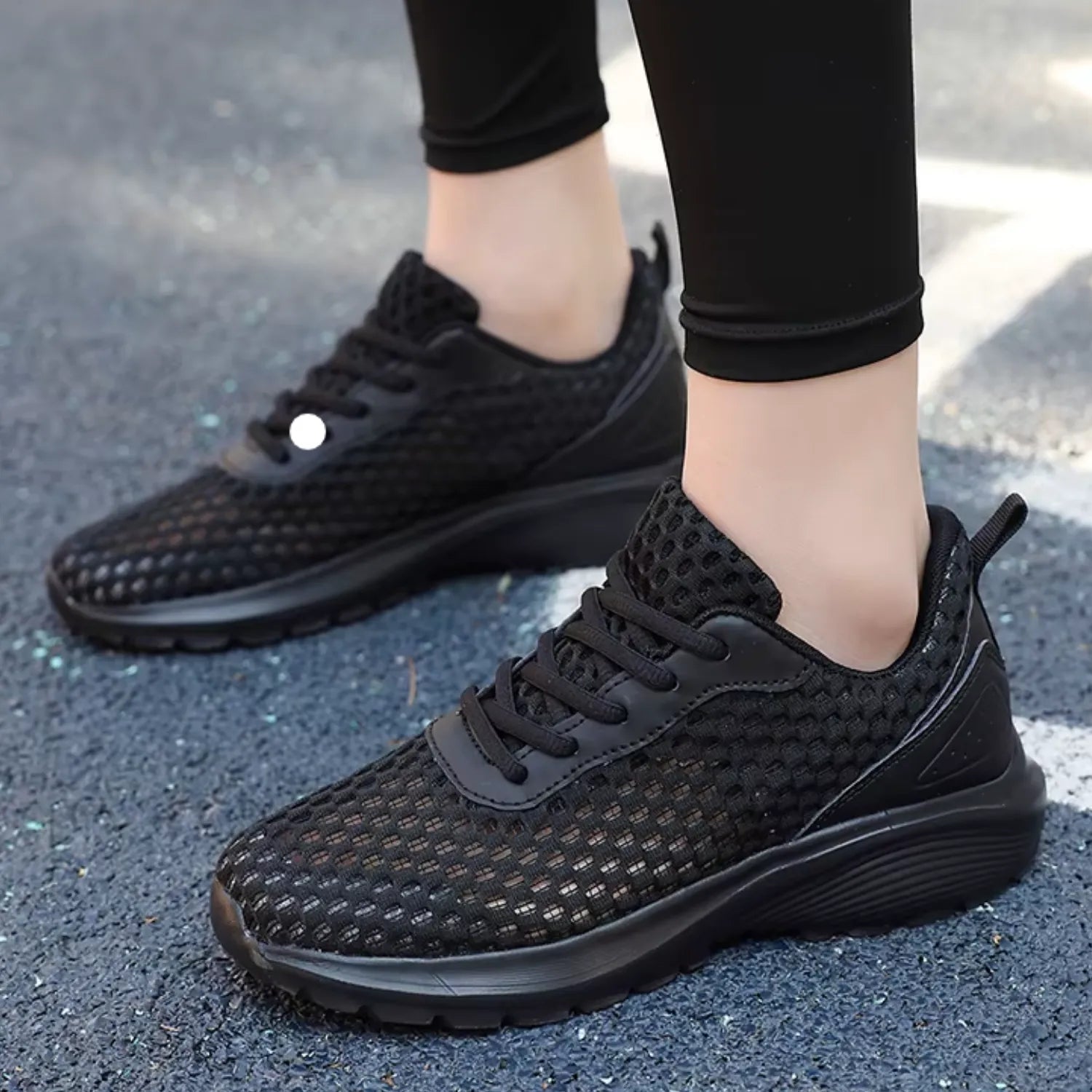 tênis preto feminino de malha e antiderrapante