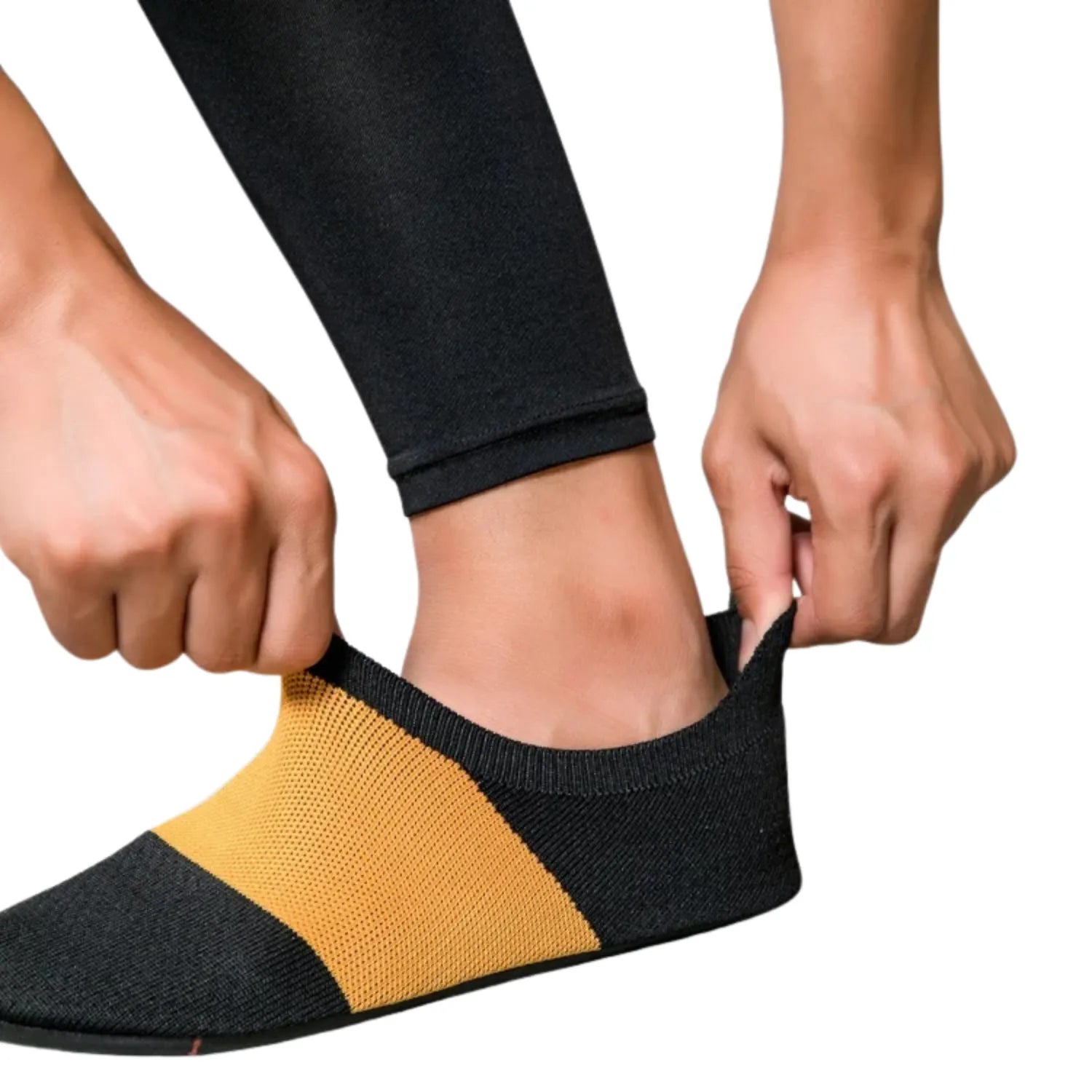 Tênis de yoga unissex, ideal para exercícios de flexibilidade e proteção.